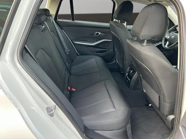 BMW 330e xDrive Touring