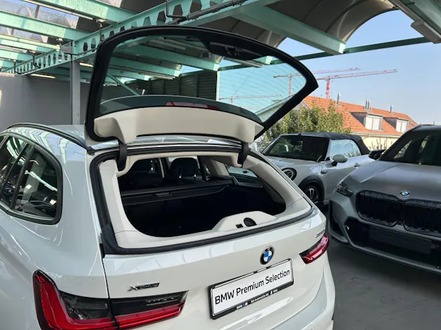 BMW 330e xDrive Touring