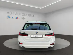BMW 330e xDrive Touring