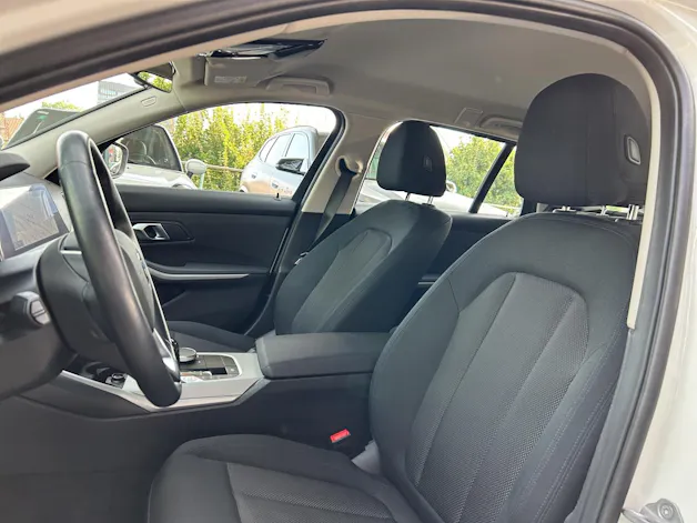 BMW 330e xDrive Touring