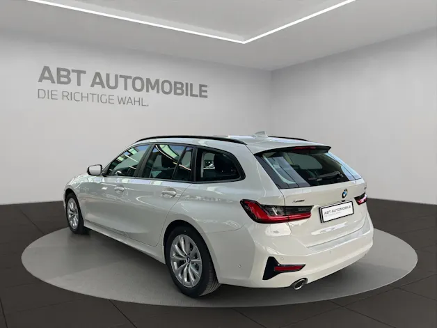 BMW 330e xDrive Touring