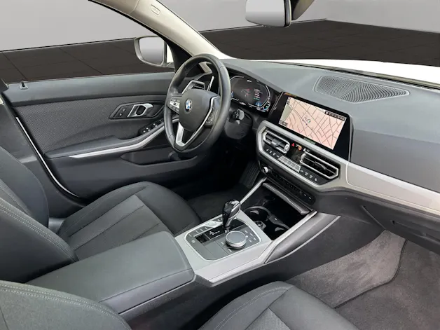BMW 330e xDrive Touring