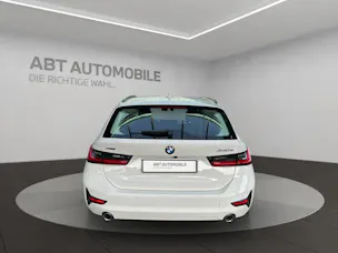 BMW 330e xDrive Touring