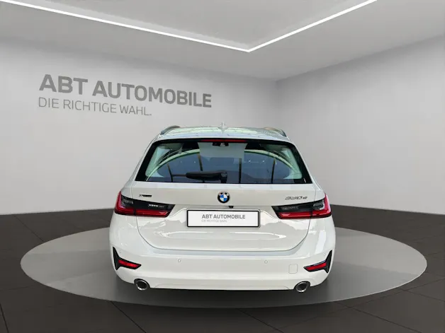 BMW 330e xDrive Touring