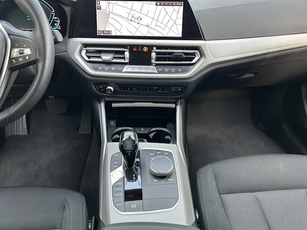 BMW 330e xDrive Touring