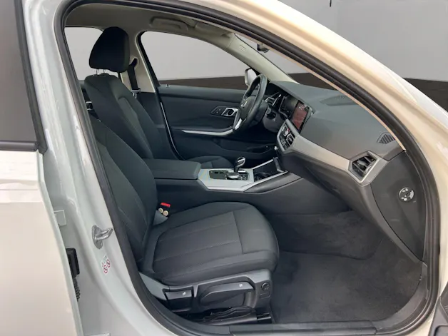 BMW 330e xDrive Touring