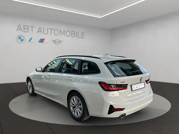 BMW 330e xDrive Touring