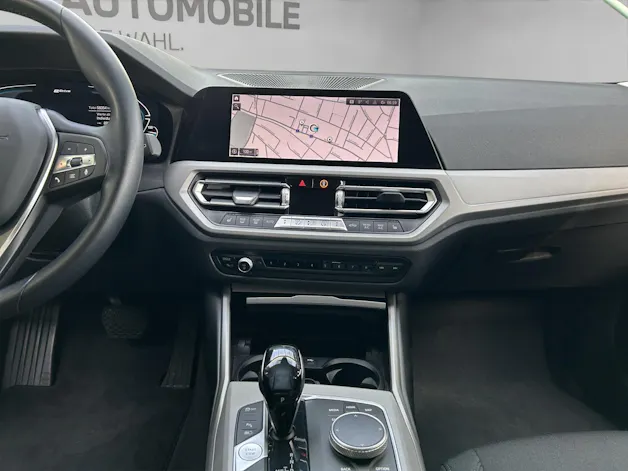 BMW 330e xDrive Touring