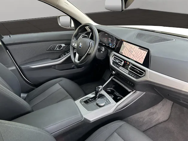 BMW 330e xDrive Touring
