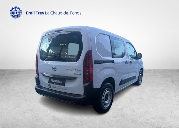 Vehicle image 4 Vehicle image 4