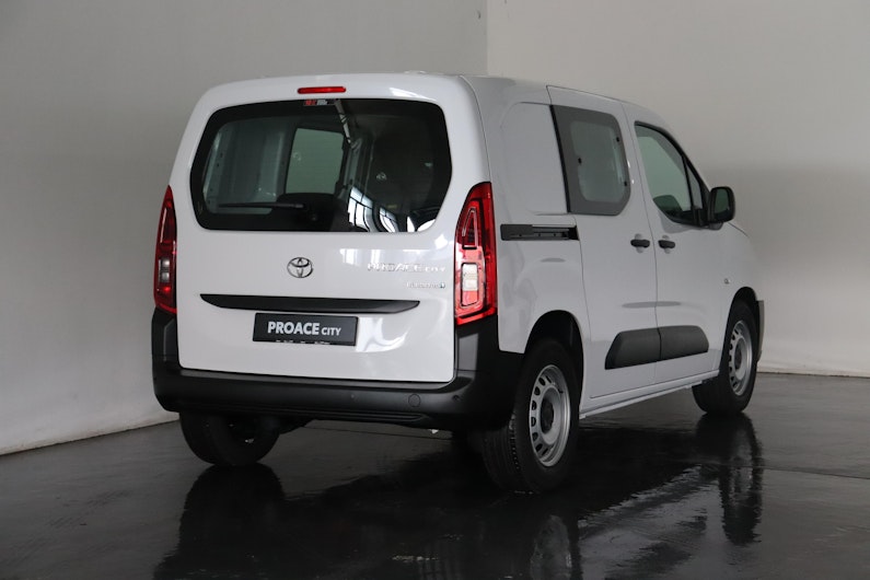 Vehicle image TOYOTA PROACE CITY