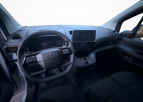 Vehicle image 8 Vehicle image 8