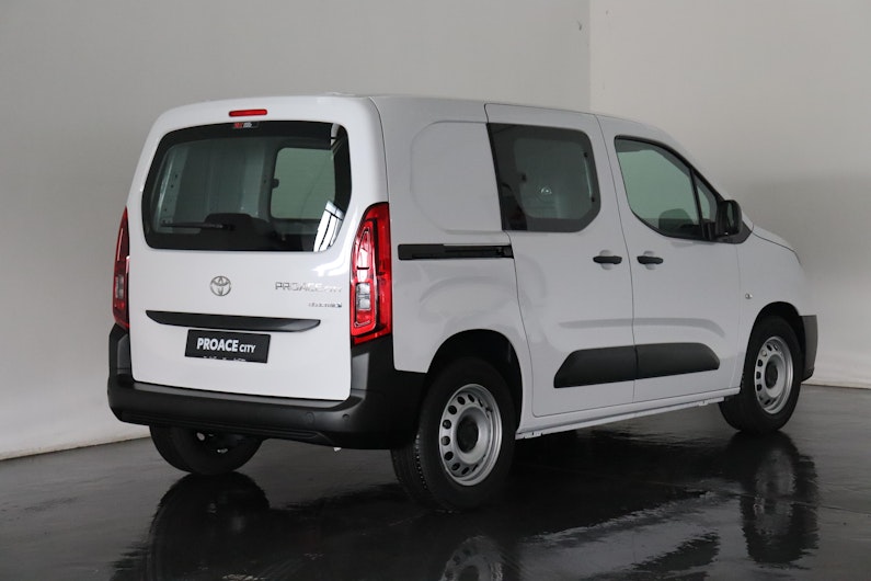 Vehicle image TOYOTA PROACE CITY