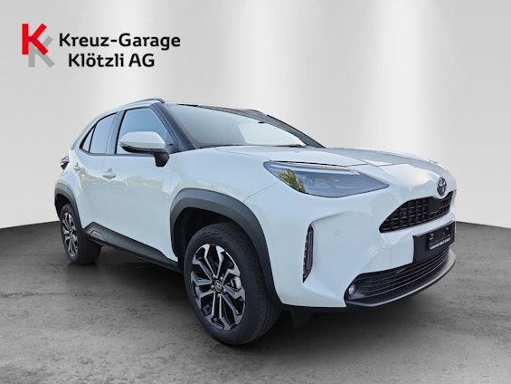 First vehicle image