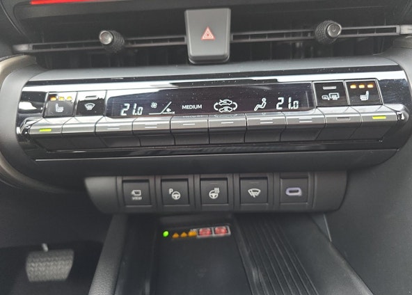 Vehicle image 16 Vehicle image 16