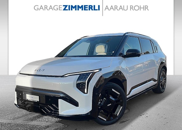 First vehicle image First vehicle image