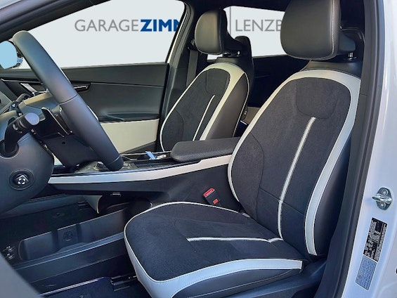 Vehicle image 10 Vehicle image 10