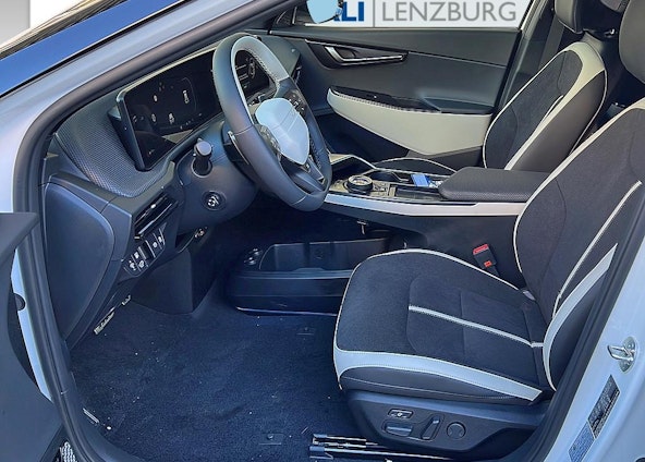 Vehicle image 9 Vehicle image 9