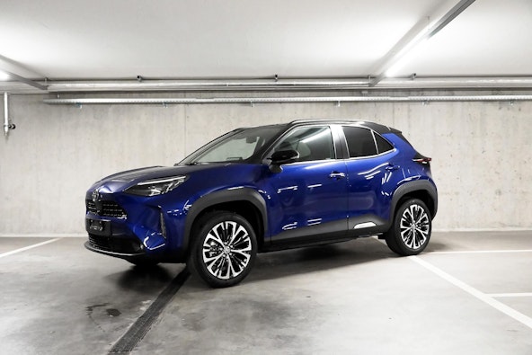 First vehicle image