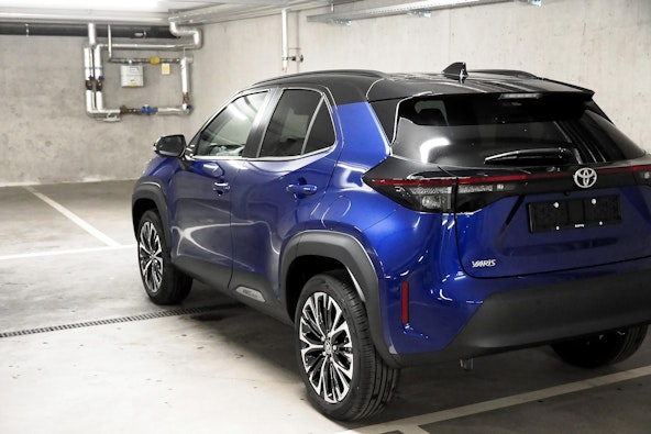 Vehicle image 12