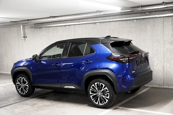 Vehicle image 6
