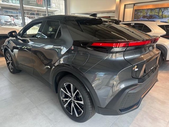 Vehicle image 3