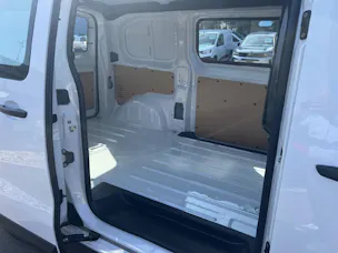 Citroën Jumpy Kaw. M Sonderserie First 1.5 Blue HDi 120 S/S 6G