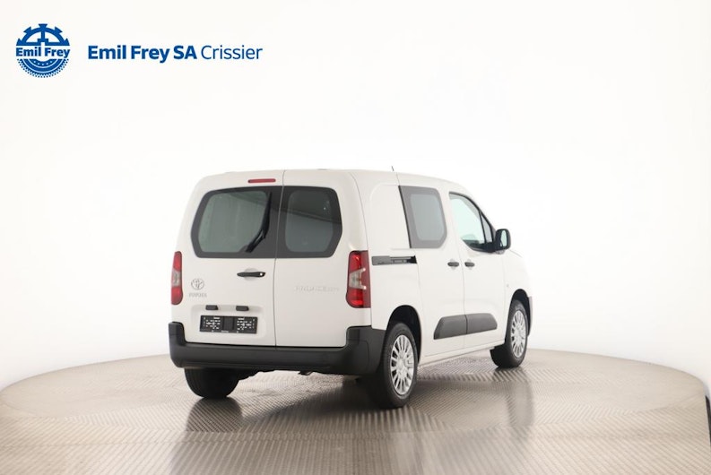 Vehicle image TOYOTA PROACE CITY