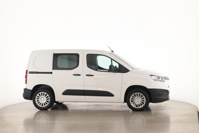 Vehicle image TOYOTA PROACE CITY