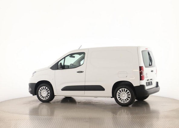 Vehicle image 8 Vehicle image 8