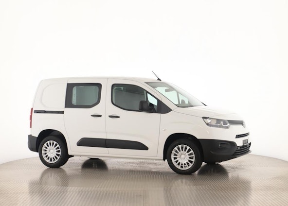 Vehicle image 19 Vehicle image 19