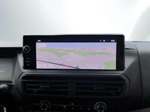 https://vehicle.imgix.net/3911663/56d040c4-e38d-425e-be44-c6db2bf9b287.jpg