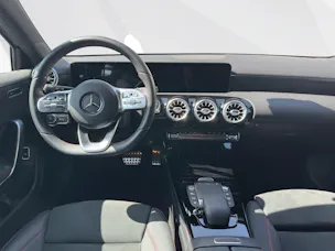 Mercedes-Benz A 250 e AMG Line