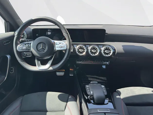 Mercedes-Benz A 250 e AMG Line