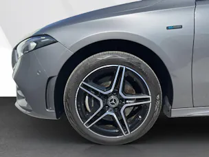 Mercedes-Benz A 250 e AMG Line