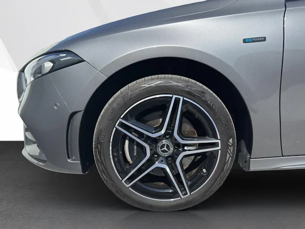 Mercedes-Benz A 250 e AMG Line