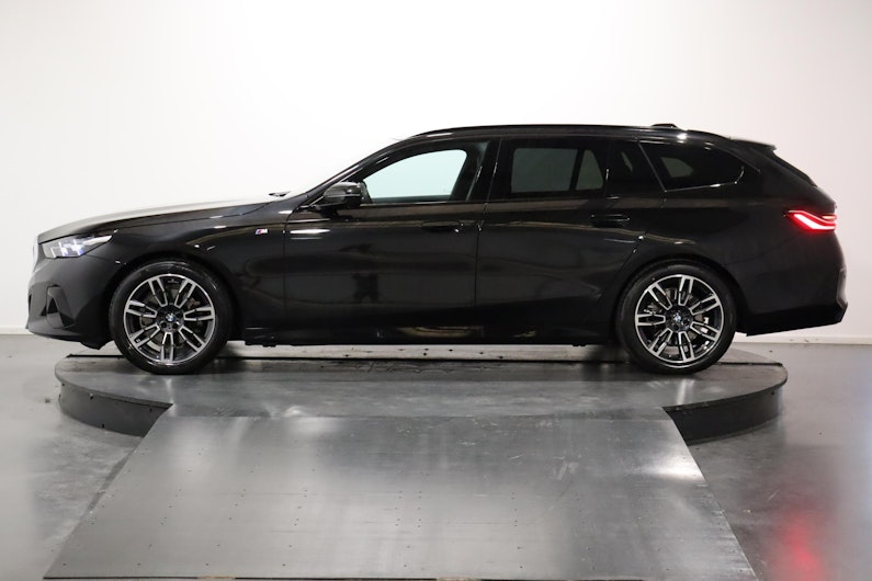 Vehicle image BMW 5 SERIES