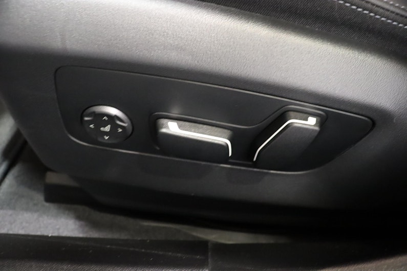 Vehicle image BMW 5 SERIES