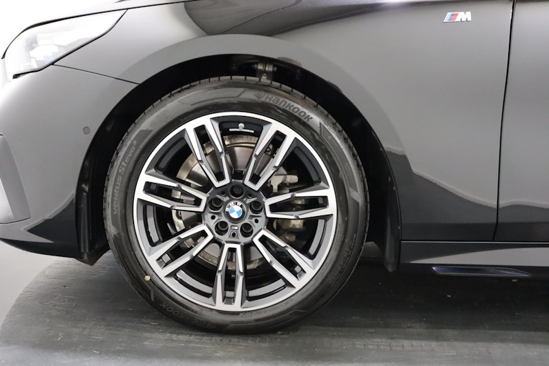 Vehicle image BMW 5 SERIES