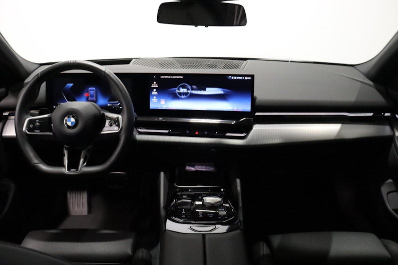 Vehicle image BMW 5 SERIES