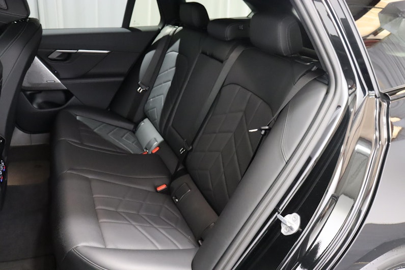 Vehicle image BMW 5 SERIES