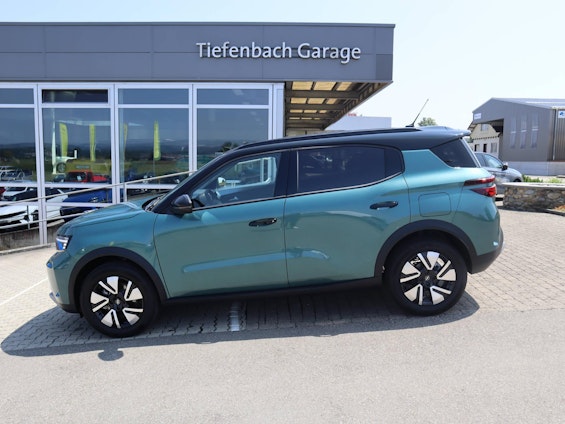 First vehicle image