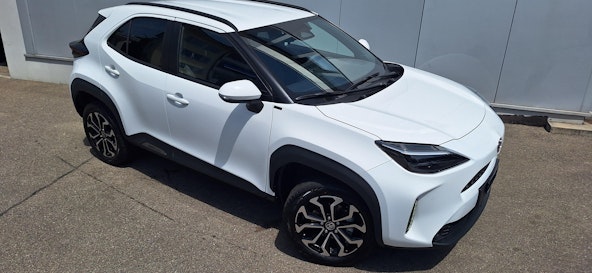 First vehicle image