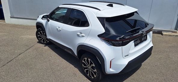 Vehicle image 6