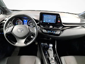 Fahrzeugbild TOYOTA C-HR 2.0 VVTi HSD Trend
