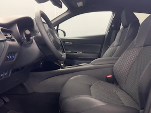 Fahrzeugbild TOYOTA C-HR 2.0 VVTi HSD Trend