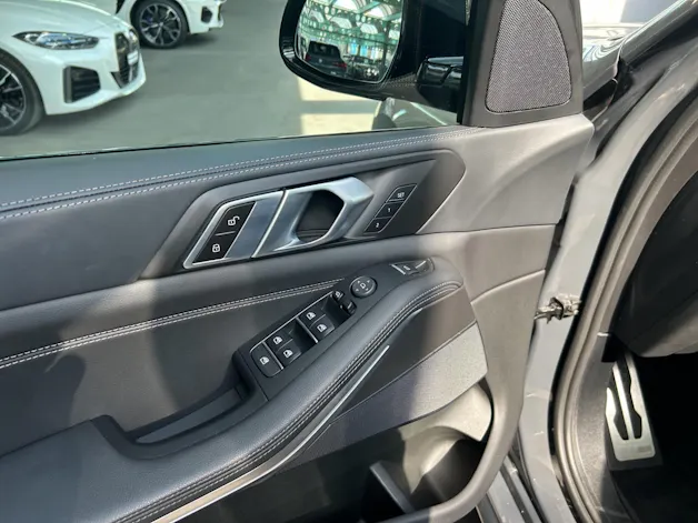 BMW X5 xDrive M50i