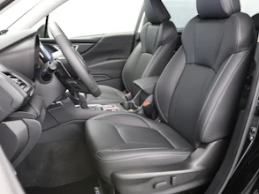 https://vehicle.imgix.net/3911853/3dd8db54-bf6d-44ec-a064-5e603a407025.JPG