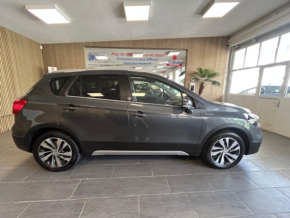 First vehicle image