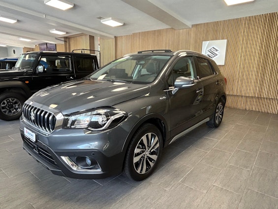 Vehicle image 5